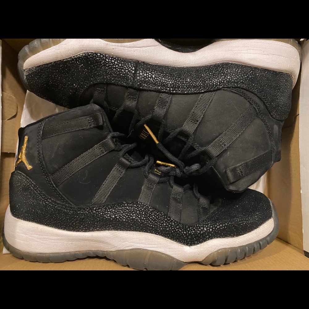 twinkle toe jordan 11s
